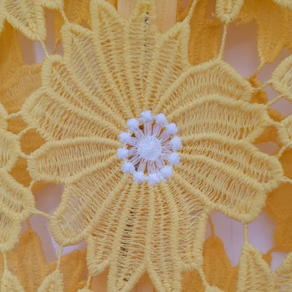 Yellow Top - Picture 3 of 4